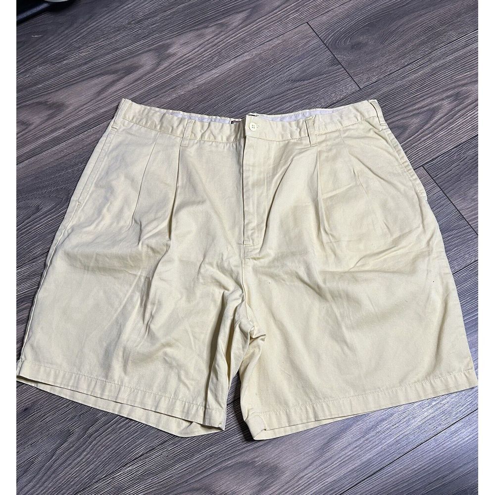 Chaps  Ralph Lauren 100% Cotton Made In Egypt Light‎ Yellow Shorts Size 42